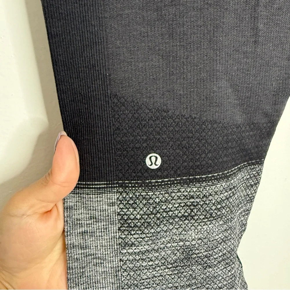 Lululemon Seamlessly Street Crop Heathered Black‎ Size 8 Activewear Yoga Active
